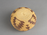 Maidu%20artist%2C%20%3Cb%3E%3Ci%3E%20Basket%3C%2Fi%3E%3C%2Fb%3E%2C%20ca.%201920%2C%20willow%20and%20redbud%2C%20Gift%20of%20Myrtle%20Dietsche%20Fisher%2C%20no%20known%20copyright%20restrictions%2C%201999.60.6